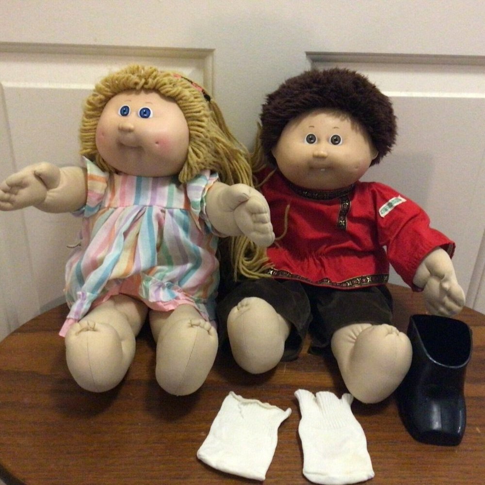2 Cabbage Patch Kids Dolls 1985 GIRL 1986 RUSSIAN BOY Yarn Hair Xavier Roberts
